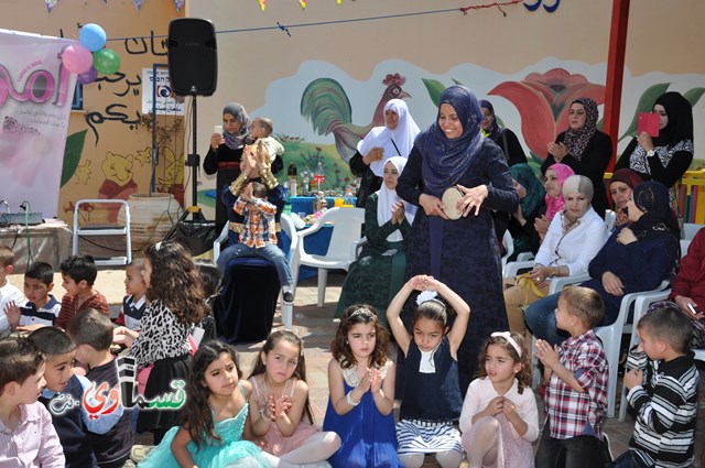 كفرقاسم – فيديو: بساتين الامل, السلام , والمحبة تحتفل بعيد الام على انغام عمو انس وجوقته ..